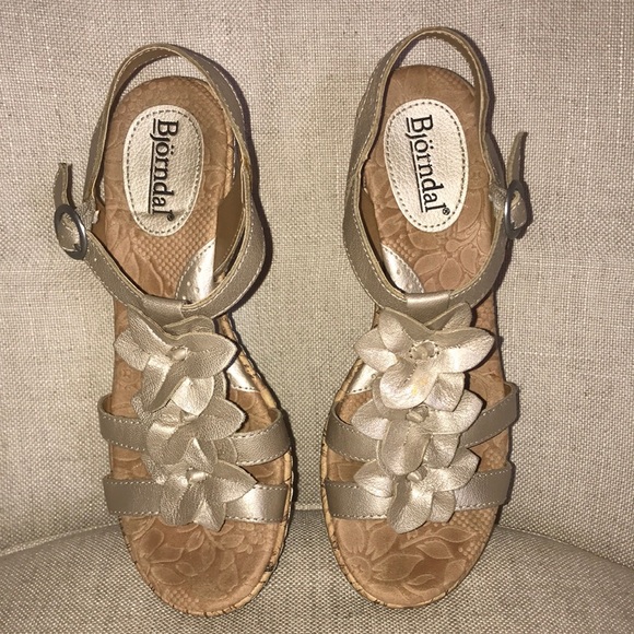 Bjorndal Shoes - Bjorndal Wedge Sandals~ Size 7